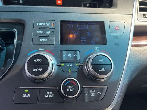 Used 2015 Toyota Sienna Limited Premium image 20