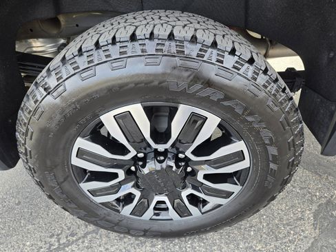 Used 2024 GMC Sierra 2500 Denali Ultimate image 57