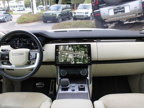 Used 2023 Land Rover Range Rover SE image 28