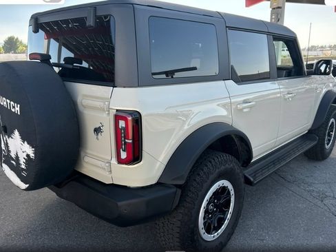 Used 2025 Ford Bronco Outer Banks w/ Sasquatch Package AWD/4WD image 4
