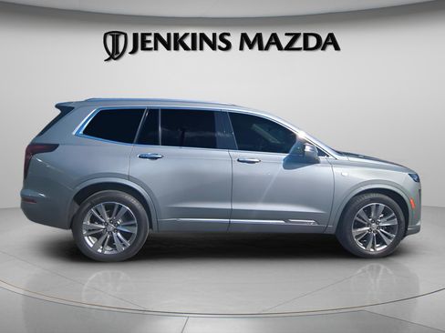 Used 2023 Cadillac XT6 Premium Luxury w/ Technology Package image 6