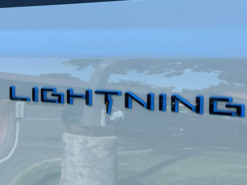 Used 2024 Ford F150 Lightning Platinum AWD/4WD image 24