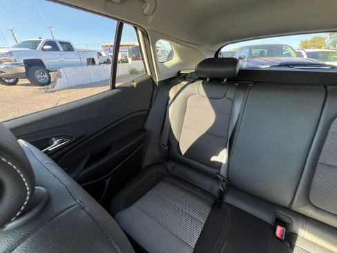 Used 2025 Chevrolet Trax LT image 39