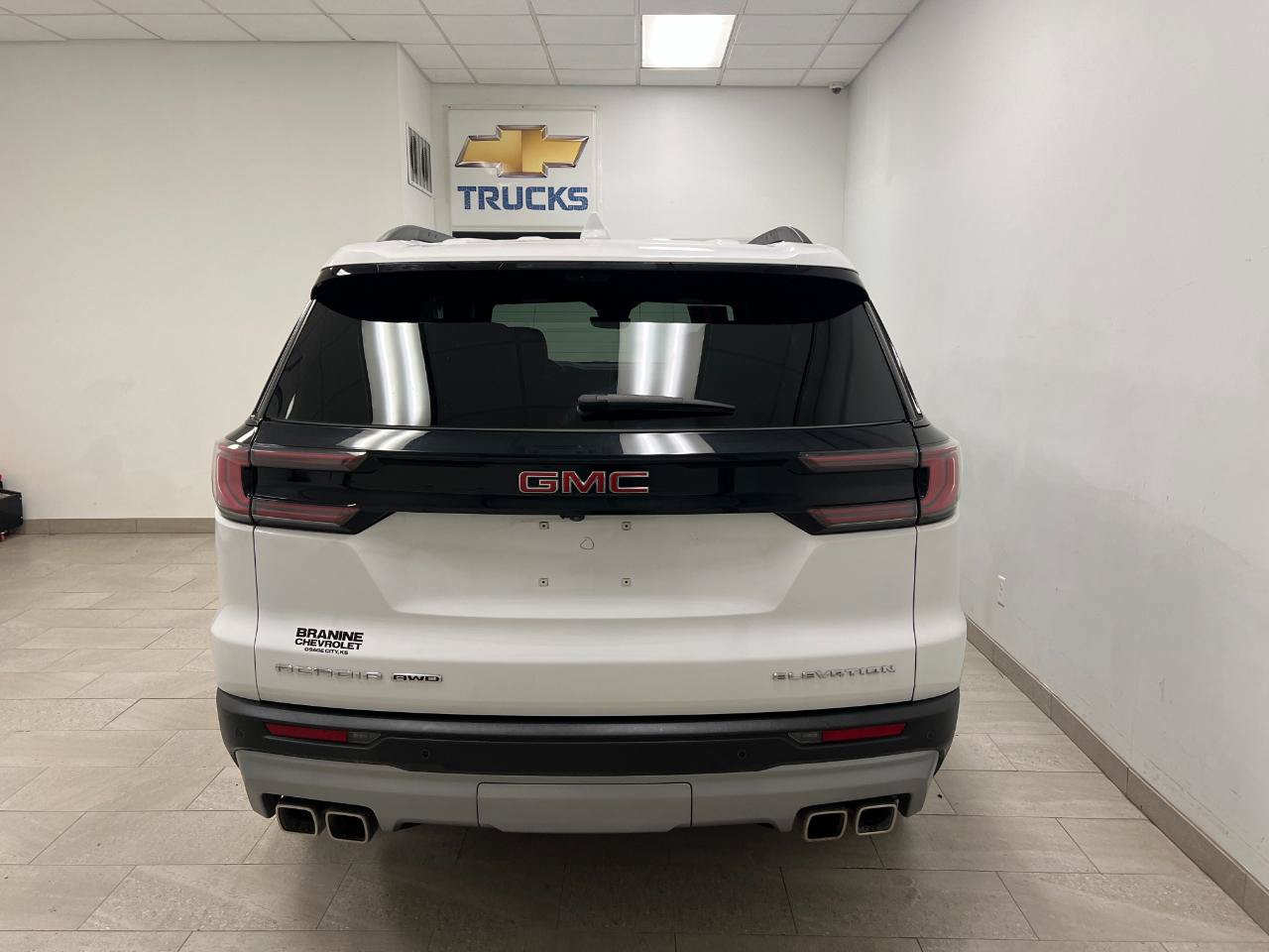 Used 2026 GMC Acadia Elevation w/ Elevation Premium Package AWD/4WD image 17