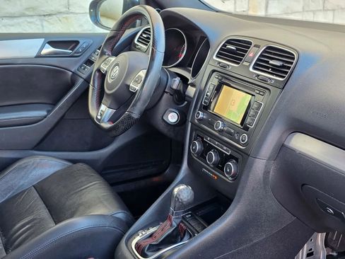 Used 2012 Volkswagen GTI 4-Door image 17