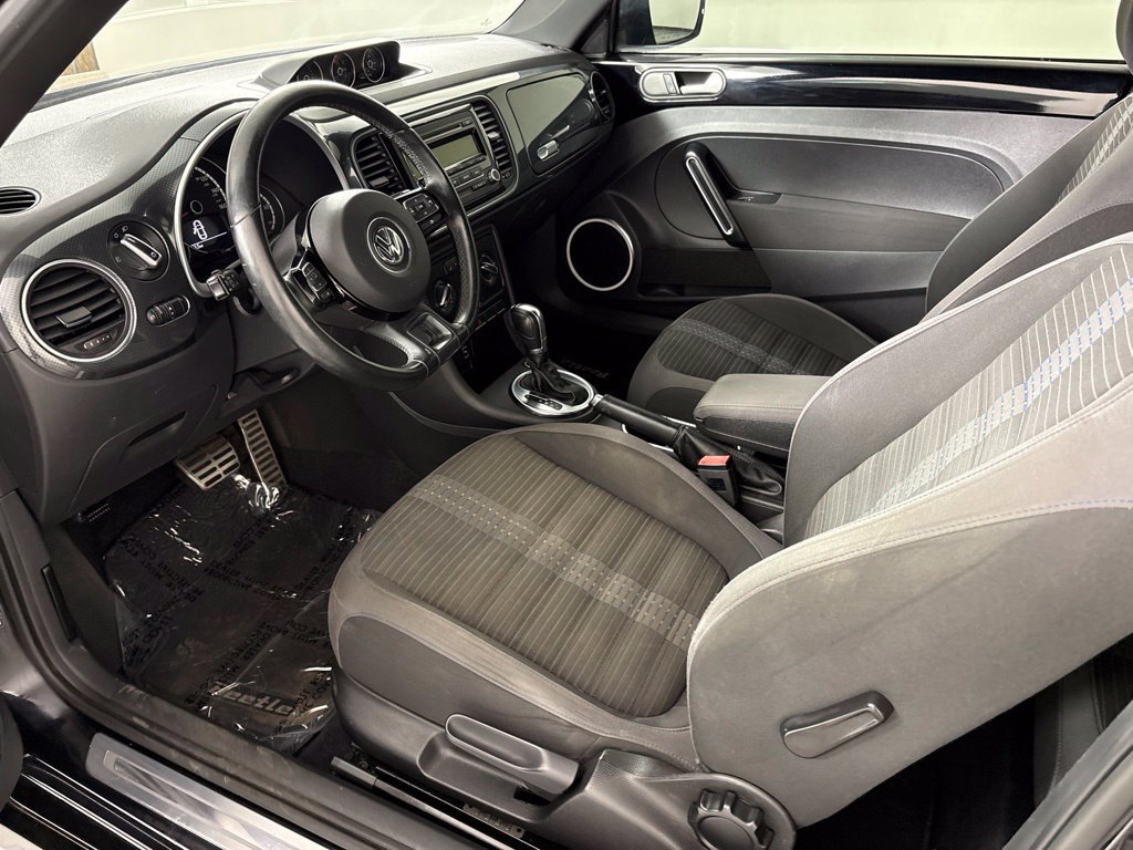 Used 2014 Volkswagen Beetle R-Line FWD image 27