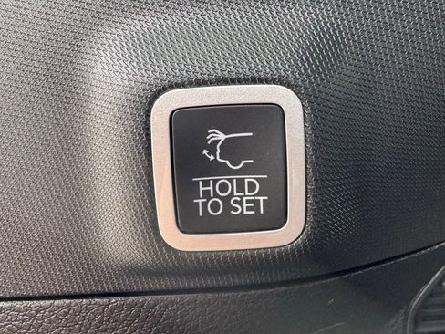 New 2026 Jeep Grand Cherokee Altitude AWD/4WD image 9