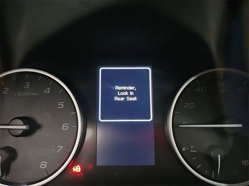 Used 2023 Subaru Ascent Premium w/ Convenience Package image 28