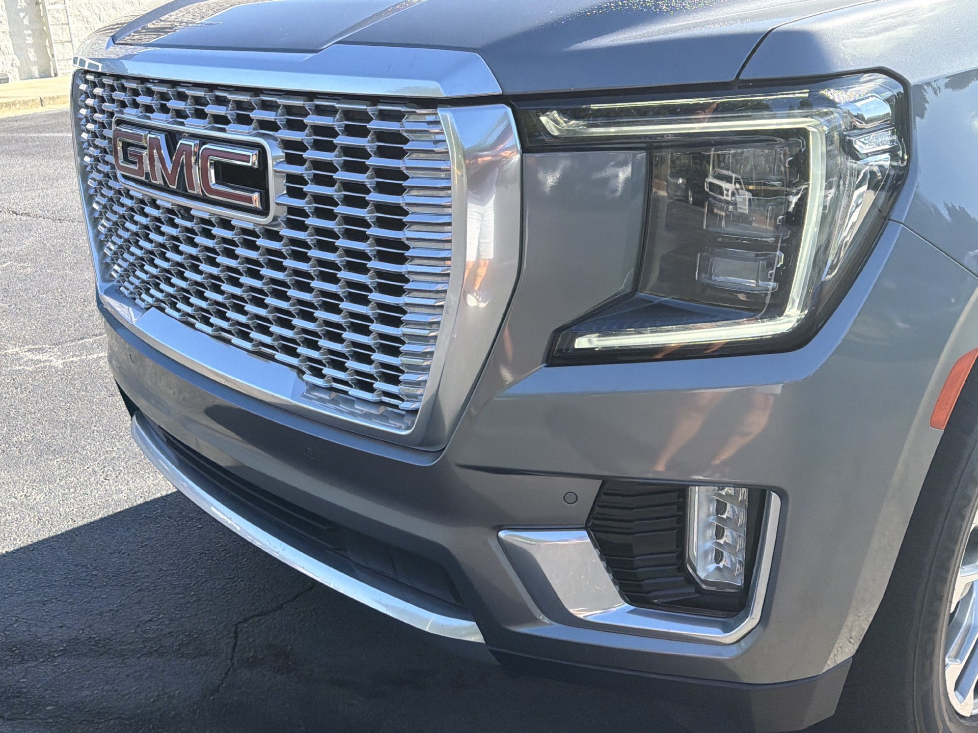 Used 2021 GMC Yukon Denali w/ Denali Premium Package AWD/4WD image 21