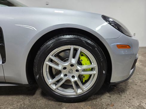 Used 2018 Porsche Panamera 4 image 58