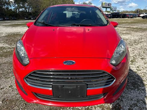 Used 2014 Ford Fiesta SE image 2