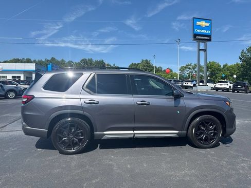 Used 2025 Honda Pilot Elite image 11