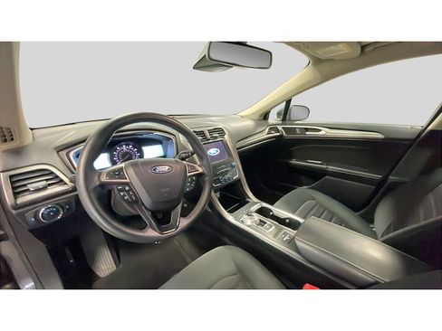 Used 2020 Ford Fusion SE FWD image 11