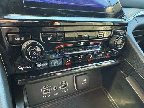 Used 2024 Jeep Grand Cherokee Altitude image 18