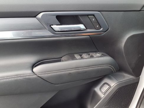 New 2027 GMC Terrain Elevation w/ Elevation Premium Package FWD image 16
