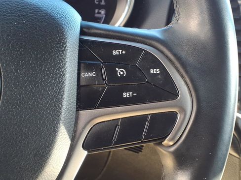 Used 2019 Jeep Grand Cherokee Laredo w/ Laredo X Package image 19