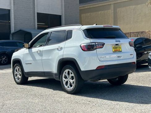 Used 2024 Jeep Compass Latitude AWD/4WD image 3