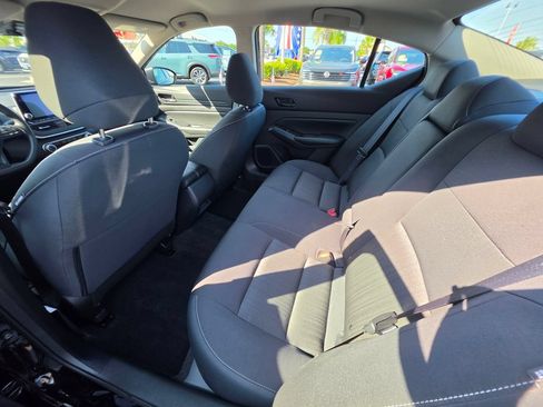 Used 2025 Nissan Altima 2.5 S FWD image 10