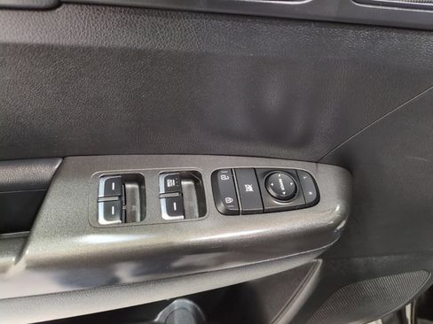 Used 2018 Kia Sportage LX AWD/4WD image 16