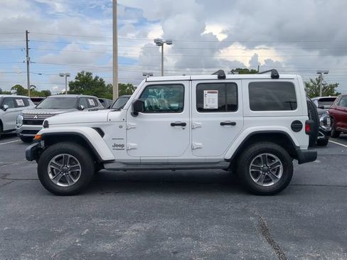 Used 2019 Jeep Wrangler Unlimited Sahara AWD/4WD image 8