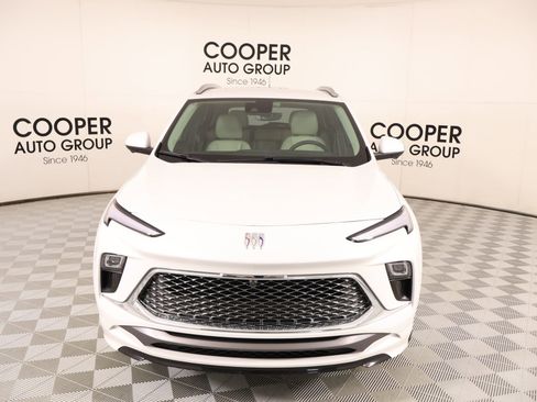 Used 2025 Buick Encore GX Avenir w/ Avenir Technology Package AWD/4WD image 9