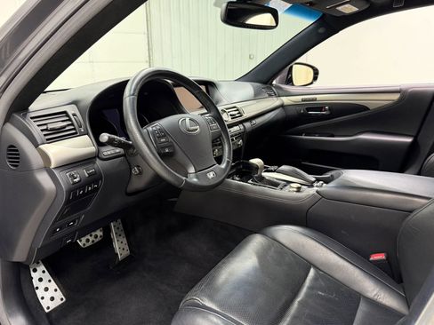 Used 2015 Lexus LS 460 AWD w/ F Sport Package image 12