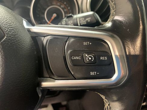 Used 2019 Jeep Wrangler Unlimited Sahara w/ Cold Weather Group AWD/4WD image 12