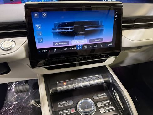 New 2026 Lincoln Nautilus Premier image 20