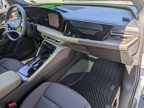 Certified 2025 Audi Q5 Premium w/ Convenience Package image 24