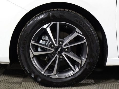 Used 2022 Kia Forte LXS w/ LXS Technology Package FWD image 19