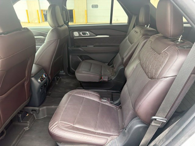 Used 2025 Ford Explorer Platinum w/ Ultimate Package AWD/4WD image 18