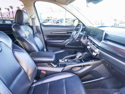 Used 2023 Kia Telluride S image 16