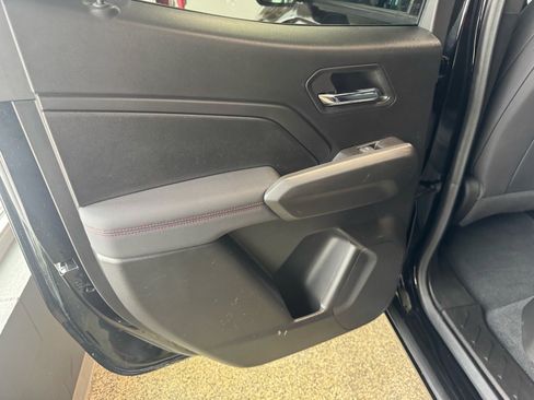 Used 2024 Chevrolet Colorado Z71 w/ Z71 Convenience Package 2 image 9