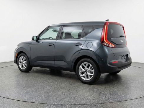 Used 2025 Kia Soul LX w/ LX Technology Package FWD image 6