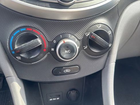 Used 2013 Hyundai Accent GLS FWD image 15
