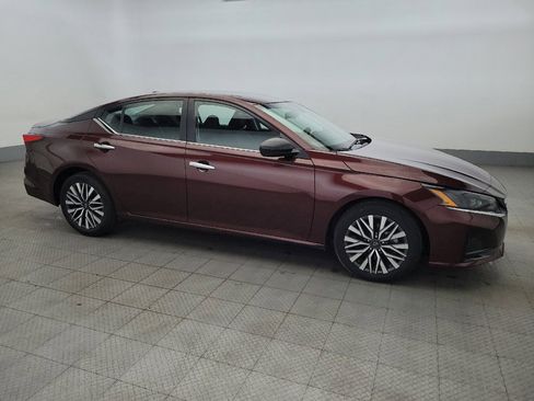 Used 2024 Nissan Altima 2.5 SV image 11