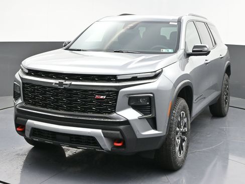 New 2026 Chevrolet Traverse Z71 w/ Enhanced Driving Package AWD/4WD image 3