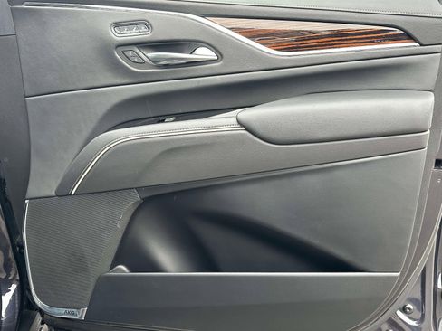 Used 2022 Cadillac Escalade Premium Luxury w/ LPO, Illumination Package image 26