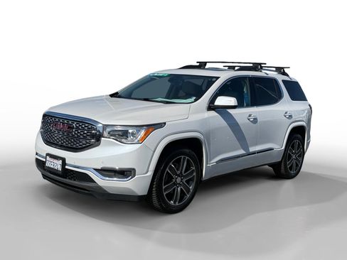 Used 2017 GMC Acadia Denali w/ Technology Package AWD/4WD image 1