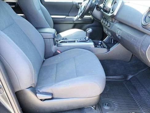 Used 2019 Toyota Tacoma TRD Off-Road AWD/4WD image 27