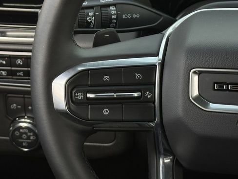 Used 2025 GMC Yukon Denali image 14