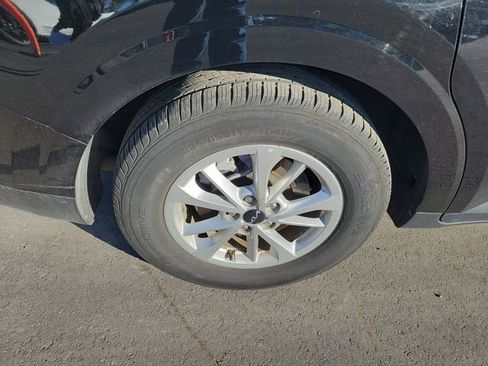 Used 2024 Kia Carnival LX image 7