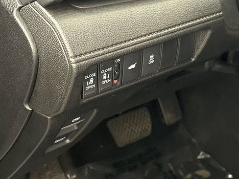 Used 2025 Honda Odyssey EX-L image 14