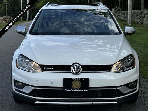 Used 2017 Volkswagen Golf Alltrack AWD/4WD image 3