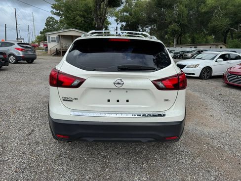 Used 2017 Nissan Rogue Sport SL w/ SL Premium Package FWD image 4