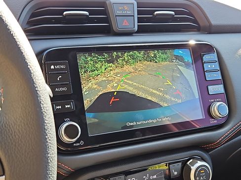 New 2025 Nissan Versa SR w/ Trunk Package image 15