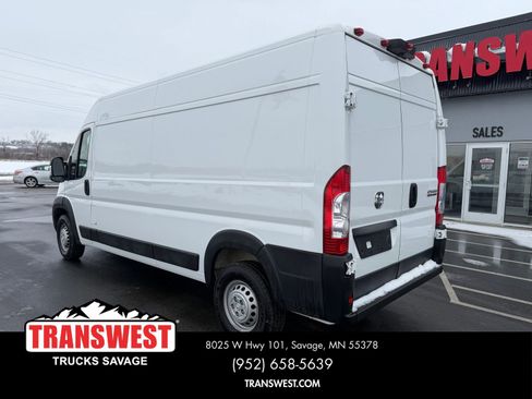 Used 2025 RAM ProMaster 2500 w/ Convenience Group FWD image 3
