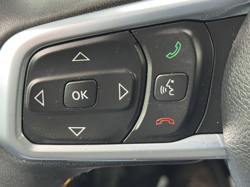 Used 2024 Jeep Wrangler Sahara w/ Technology Group AWD/4WD image 28