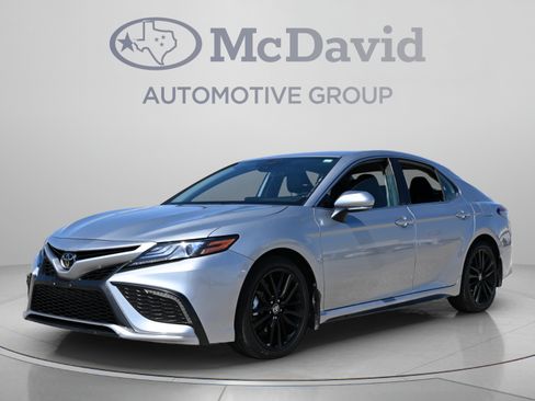Used 2023 Toyota Camry XSE FWD image 2