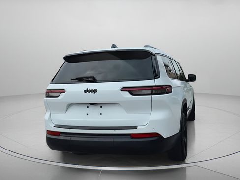 Used 2025 Jeep Grand Cherokee L Laredo image 25